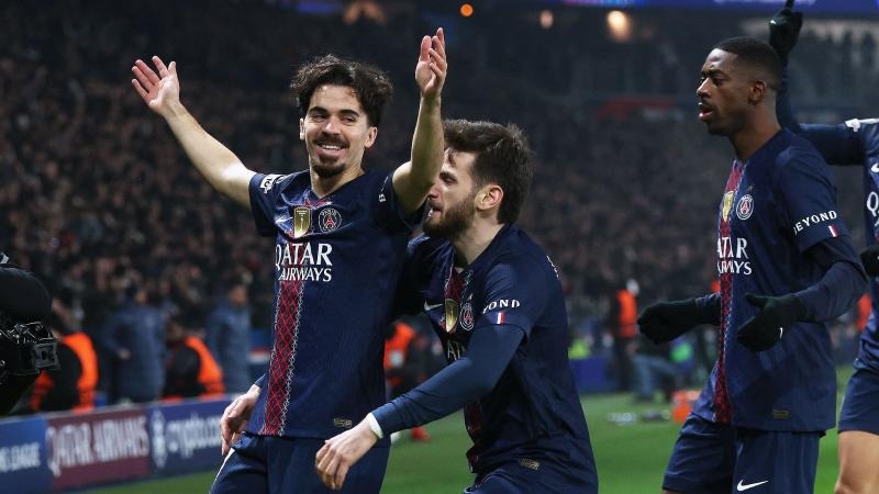 电竞新秀选手签约战队引关注